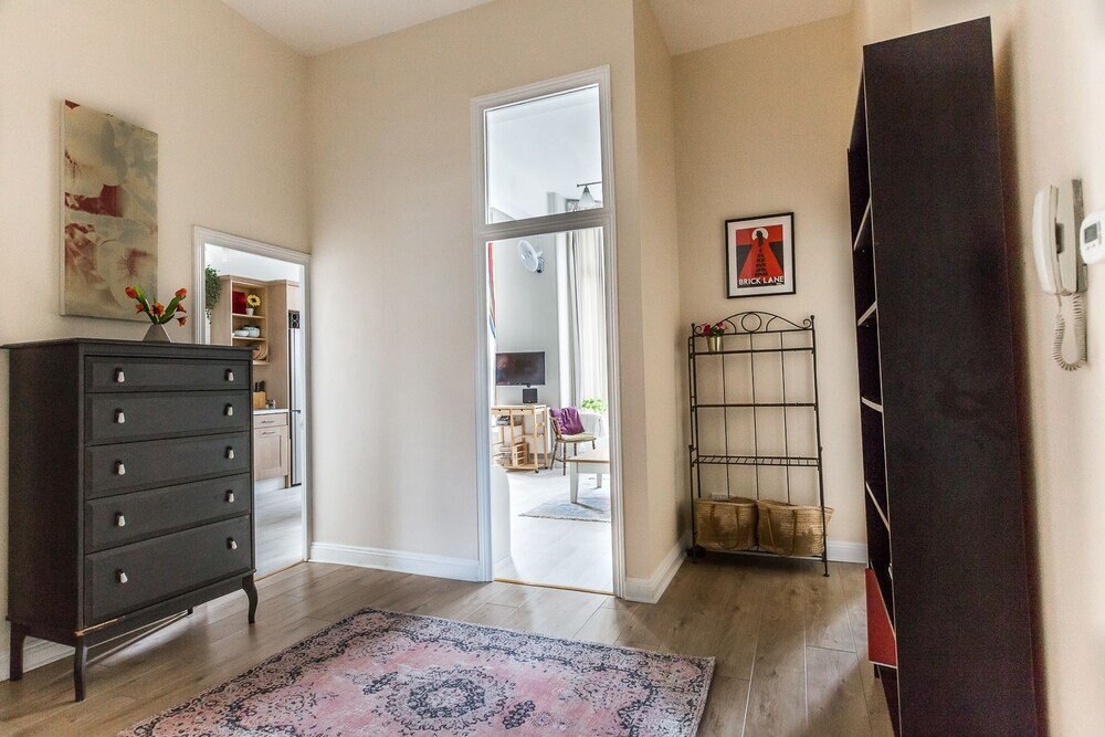 Bright Two BR Period Apartment in Whitechapel