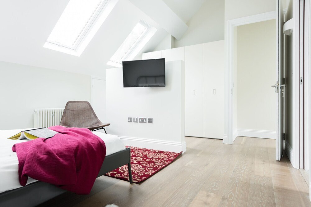 The Soho Hideout  - Modern & Bright 2BDR in Central London - Tap to explore photos