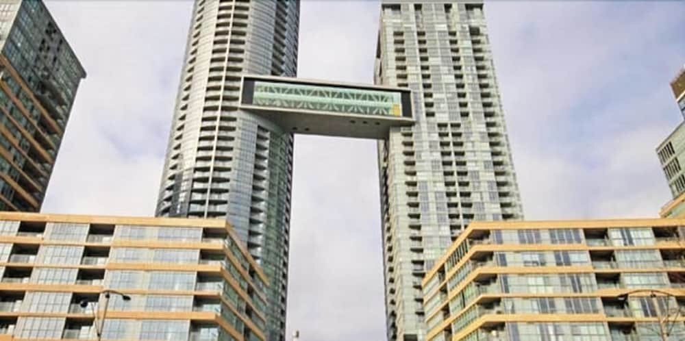 NGE Stays - Downtown Suite Lake View