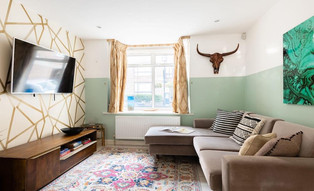 The Southwick Sanctuary - Large & Modern 6BDR Home with Private Terrace - Tap to explore photos