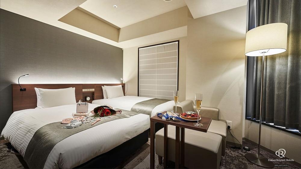 Daiwa Roynet Hotel Shimbashi - Tap to explore photos