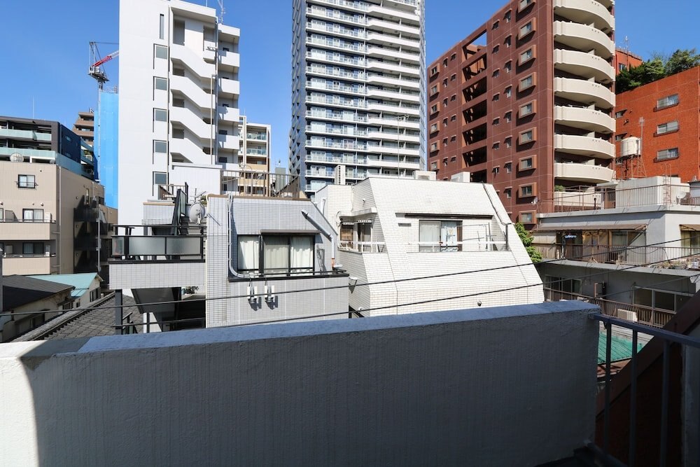 Simon's house Shinjuku - Tap to explore photos