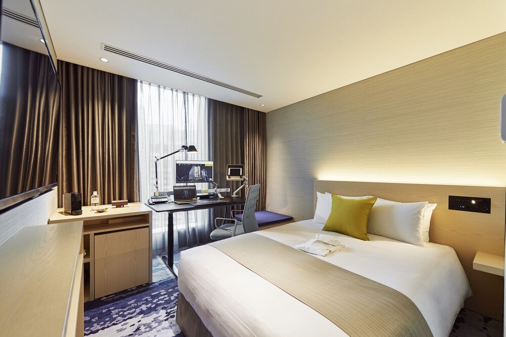 The Gate Hotel Tokyo By HULIC - Tap to explore photos
