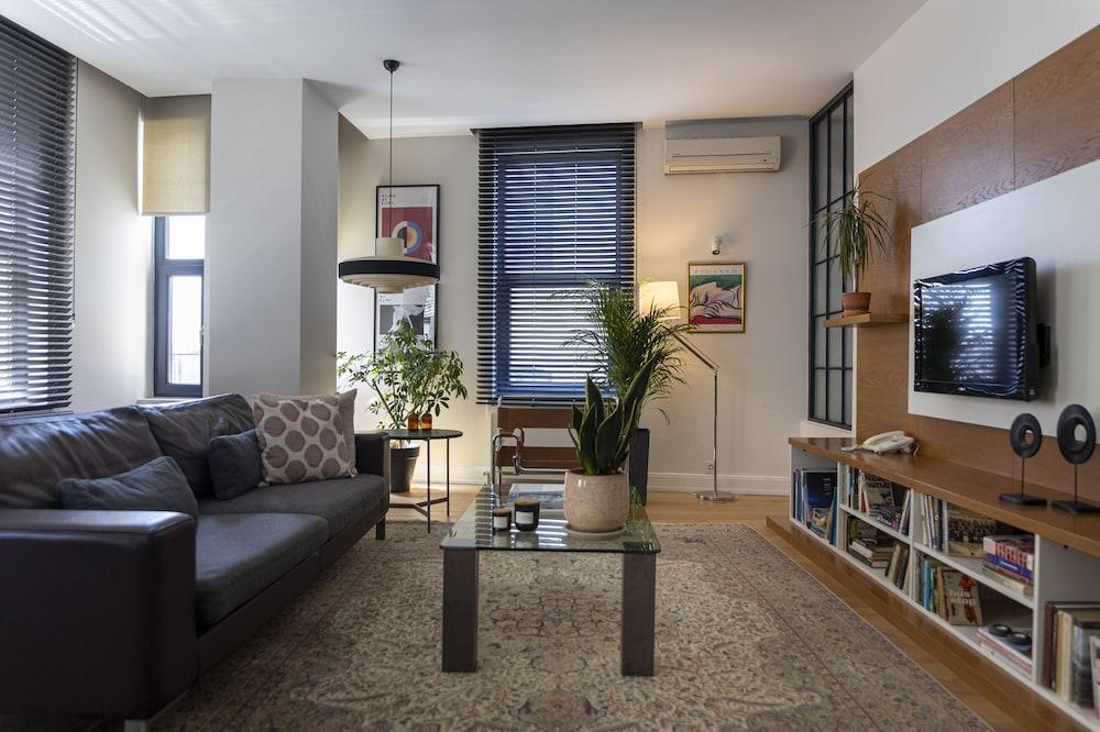 GALATA M84 Room Type - Standard Apartment, 1 Queen Bed with Sofa bed, Private Bathroom GALATA M84 Room Type - Standard Apartment, 1 Queen Bed with Sofa bed, Private Bathroom