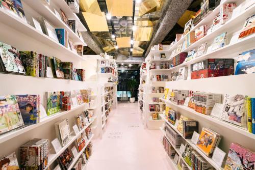MANGA ART HOTEL, TOKYO - Hostel - Tap to explore photos