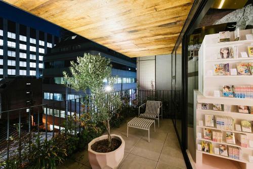 MANGA ART HOTEL, TOKYO - Hostel - Tap to explore photos