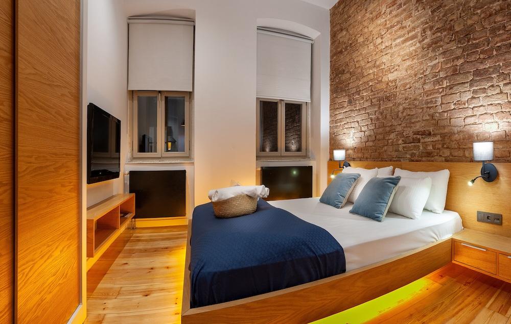 Kumbaracı Suites Taksim - Tap to explore photos