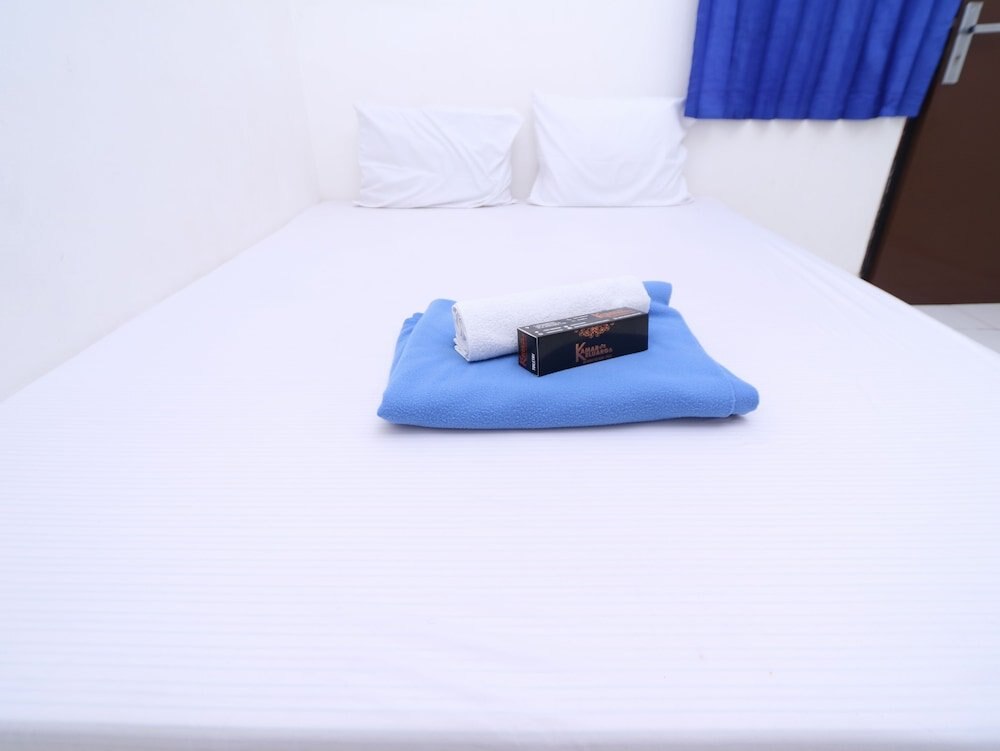 Kamar Keluarga Kartini - Tap to explore photos