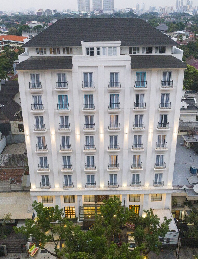 Jambuluwuk Thamrin Hotel  - Tap to explore photos