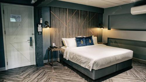 Ratchada Boutique Hotel - Tap to explore photos