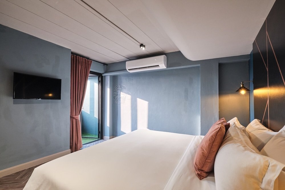 Ratchada Boutique Hotel Room Type - Crown Tail (Superior - King Bed)