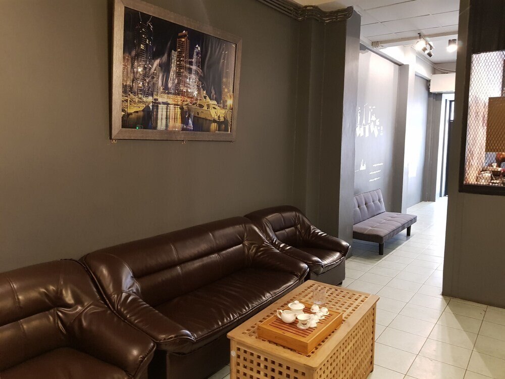 Pattaya Hostel Stay Inn - Tap to explore photos
