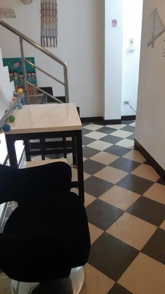 VR Hostel Khaosan - Tap to explore photos