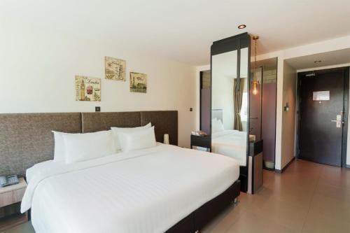 SureStay Play by Best Western Pattaya - Tap to explore photos