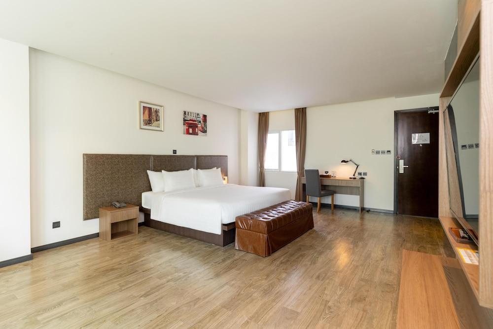 SureStay Play by Best Western Pattaya - Tap to explore photos