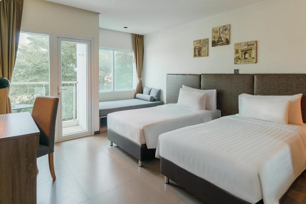 SureStay Plus by Best Western T Pattaya Room Type - Superior Room, 2 Twin Beds, Balcony, City View
