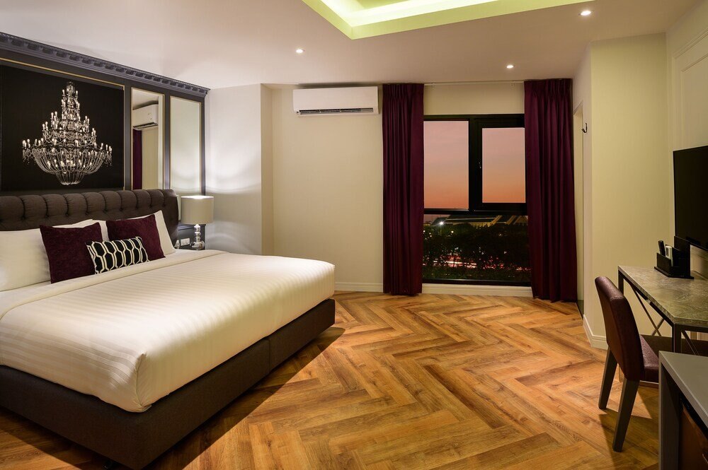 Villa de Khaosan Room Type - Deluxe Double Room (Street View) Villa de Khaosan Room Type - Deluxe Double Room (Street View)
