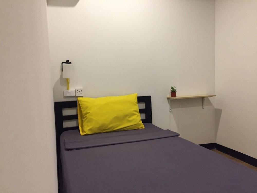 Best Bed Suvarnabhumi - Hostel Room Type - Basic Single Room