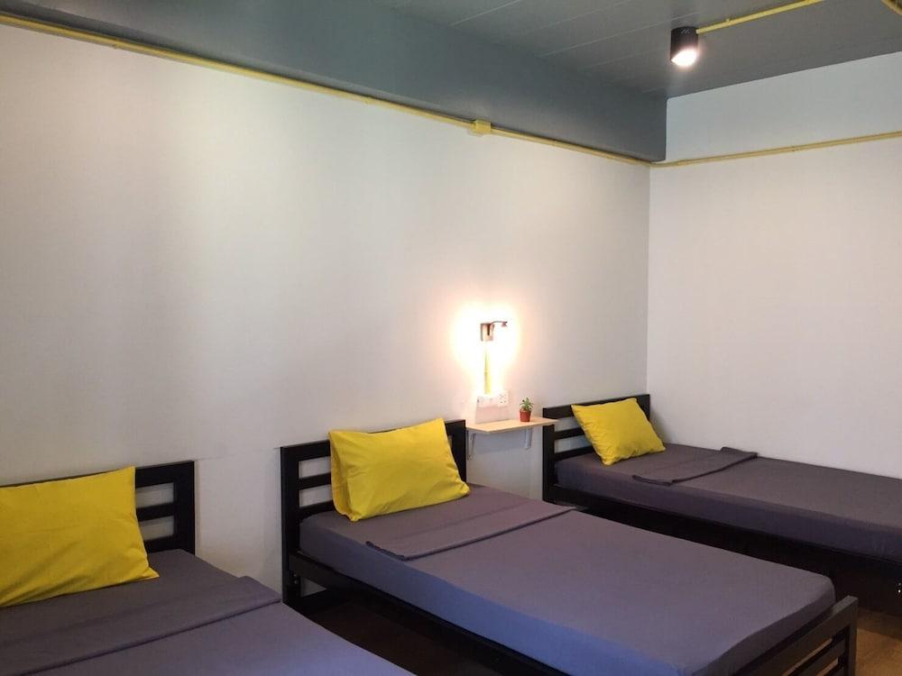 Best Bed Suvarnabhumi - Hostel Room Type - Basic Triple Room