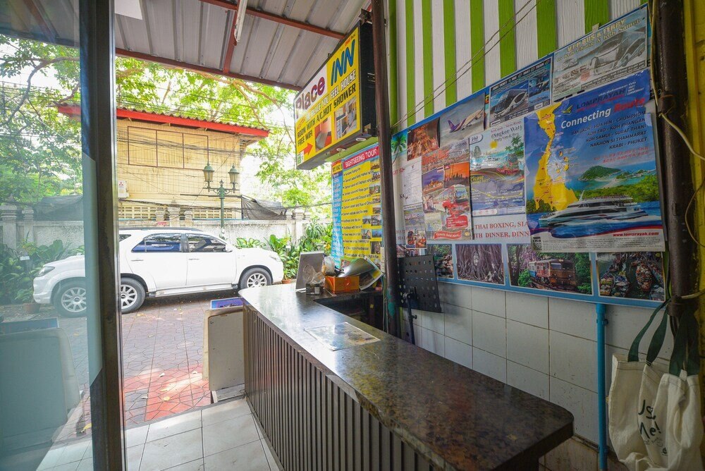 OYO 938 Place Inn - Hostel - Tap to explore photos