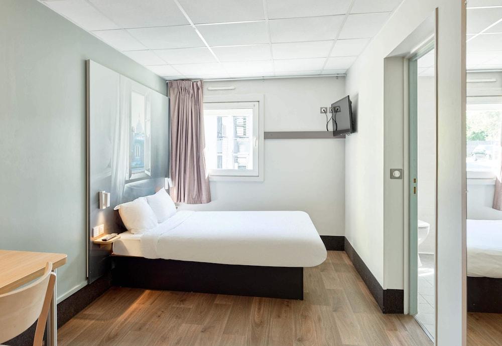 B&B HOTEL Paris Nord Aulnay-sous-Bois - Tap to explore photos
