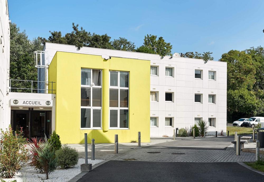 B&B HOTEL Paris Nord Aulnay-sous-Bois - Tap to explore photos