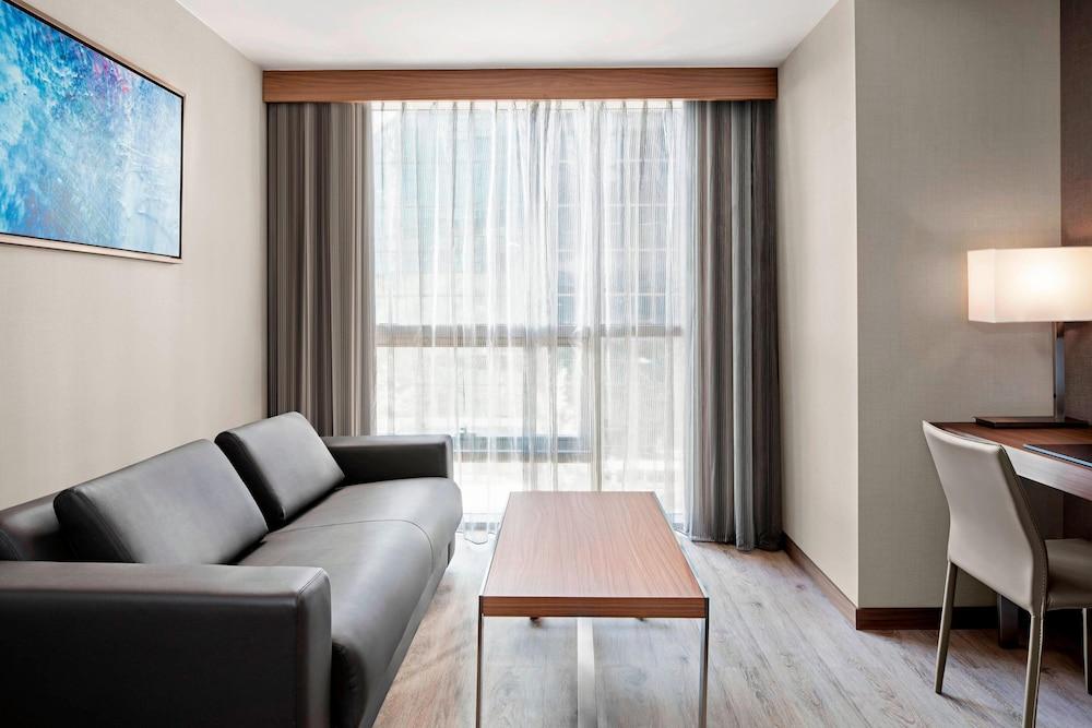 AC Hotel by Marriott New York Downtown - Tap to explore photos