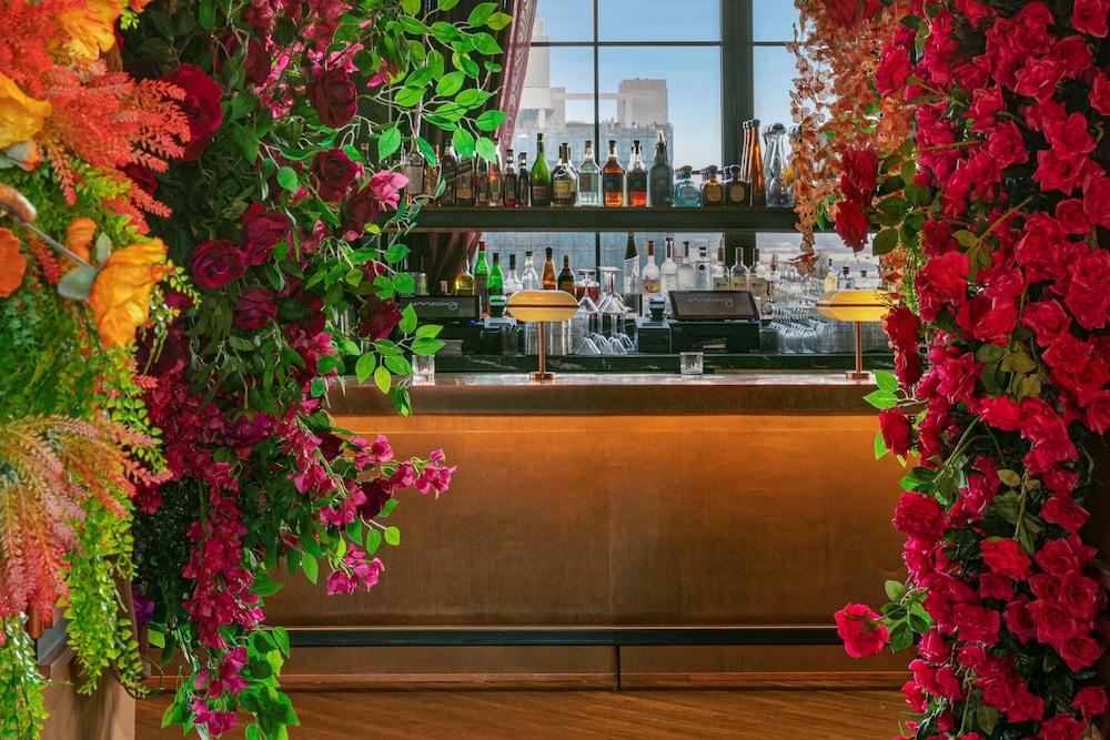 Moxy NYC Chelsea - Tap to explore photos