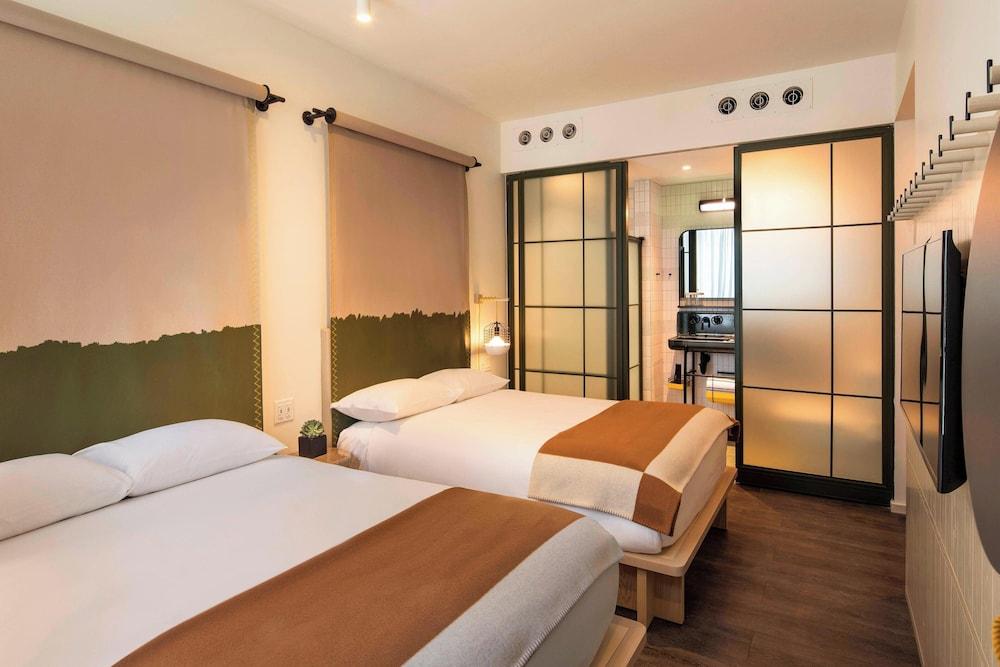 Moxy NYC Chelsea Room Type - Room, 2 Double Beds