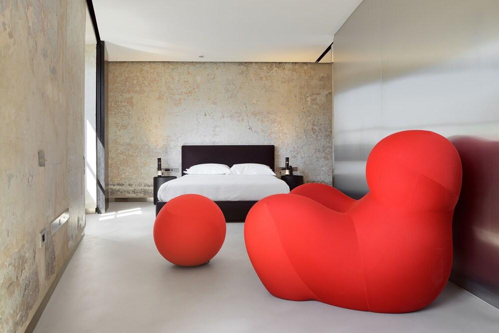 Rhinoceros Room Type - Penthouse