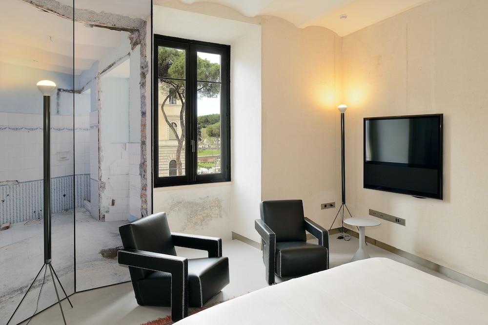 Rhinoceros Room Type - Superior Apartment