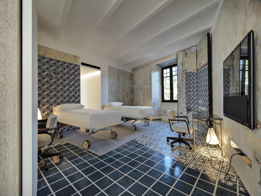 Rhinoceros Room Type - Studio