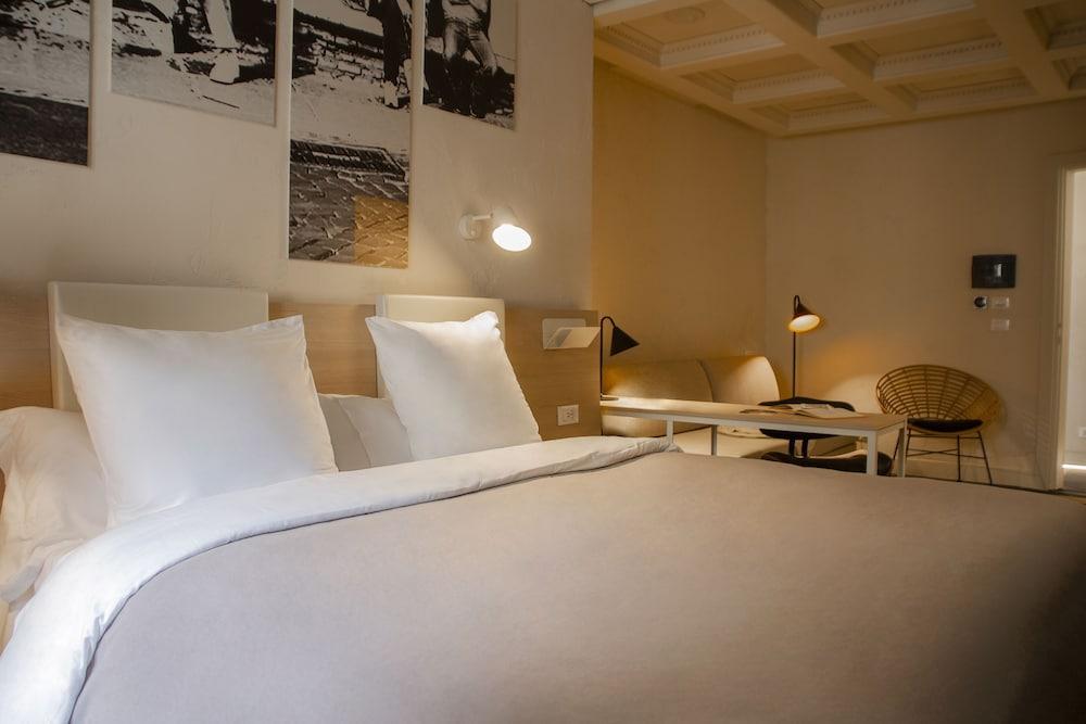 Select Via Veneto Room Type - Deluxe Room