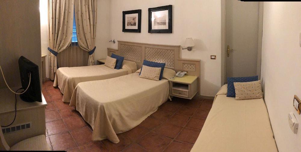 Hotel Quadrifoglio by Mancini Room Type - Triple Room