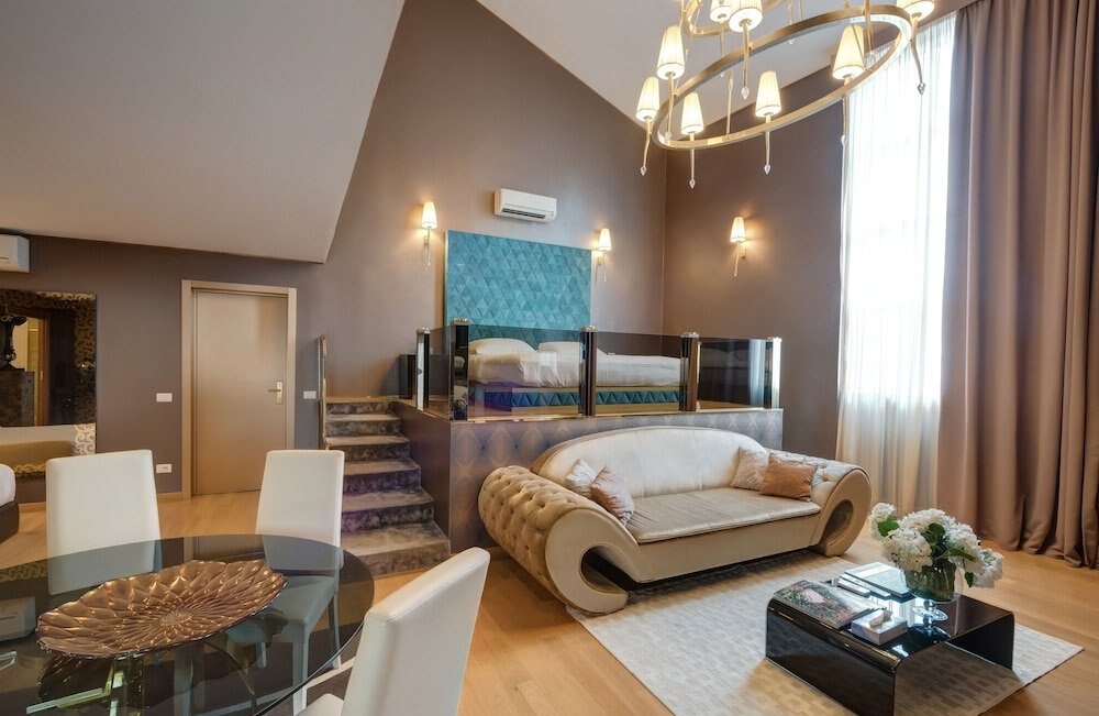 Penthouse Suite Rome - Tap to explore photos