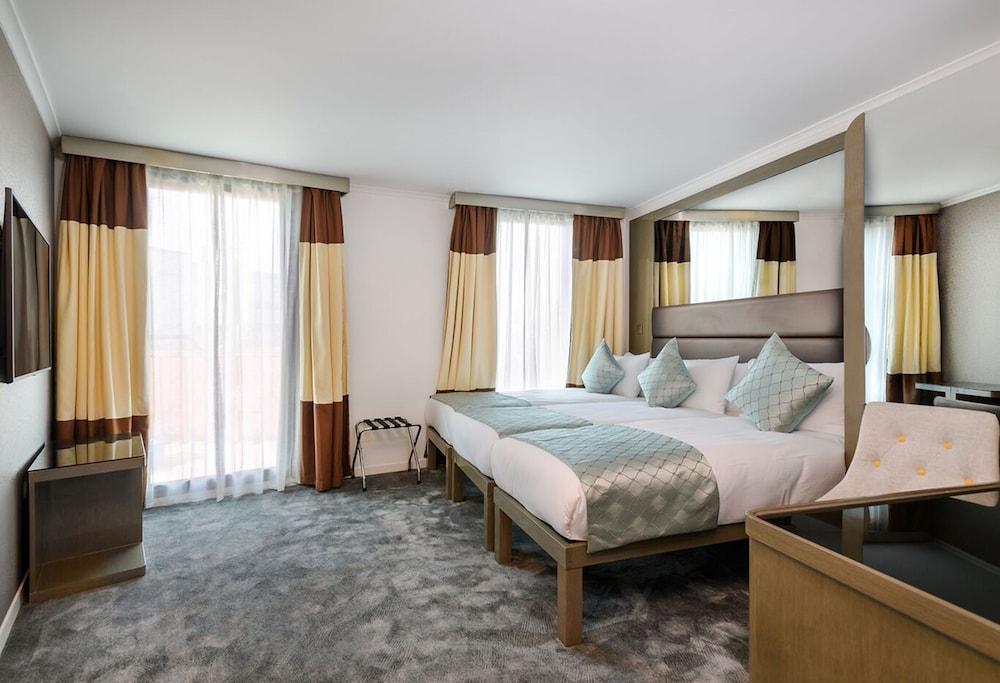 Atrium Hotel Heathrow Room Type - Triple Room