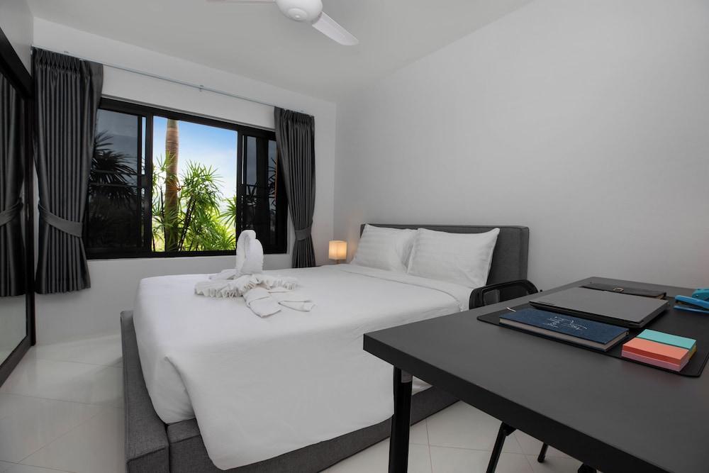 Baan Chom View Kamala Room Type - Comfort Apartment, Kitchen, Mountain View