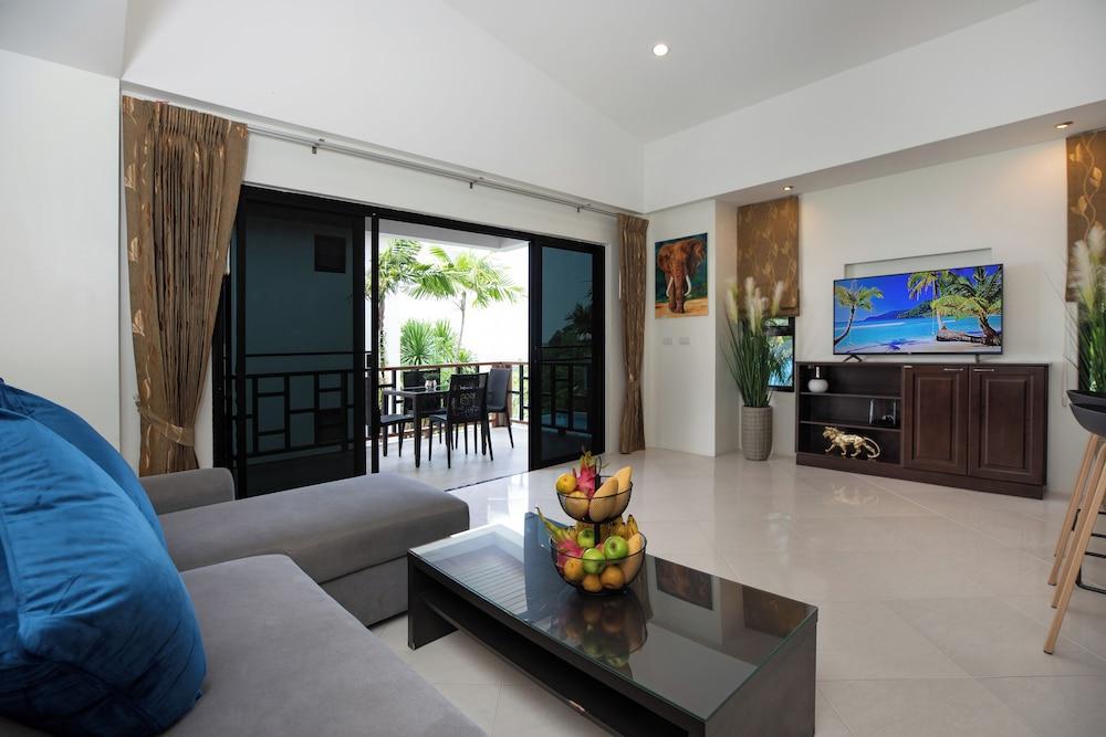 Baan Chom View Kamala Room Type - Deluxe Apartment, 2 Bedrooms, Terrace, Partial Sea View
