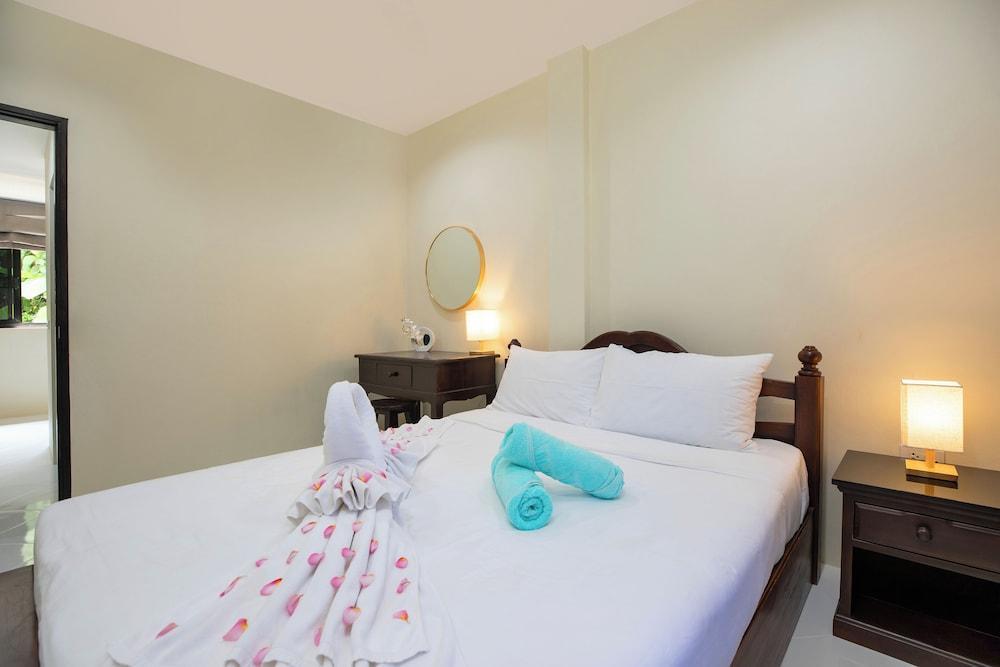 Baan Chom View Kamala Room Type - Deluxe Apartment, Kitchen, Mountain View Baan Chom View Kamala Room Type - Deluxe Apartment, Kitchen, Mountain View