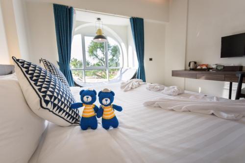 BearPacker Patong Hostel Room Type - Deluxe King Room