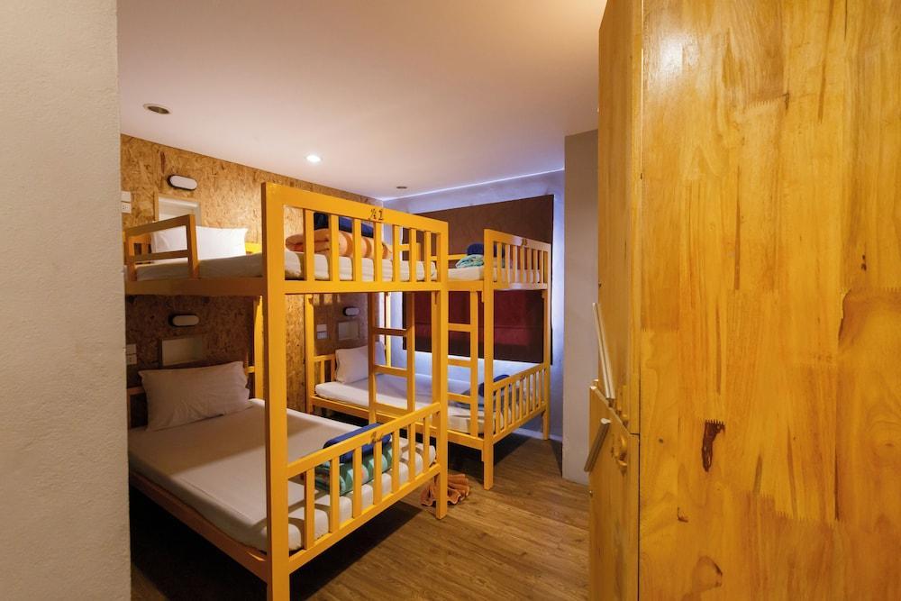 Frutta Hostel Room Type - Private Dorm For 4 Adults
