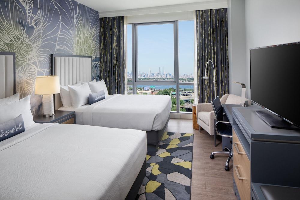 Hotel Indigo Flushing Room Type - Standard Room, 2 Queen Beds Hotel Indigo Flushing Room Type - Standard Room, 2 Queen Beds