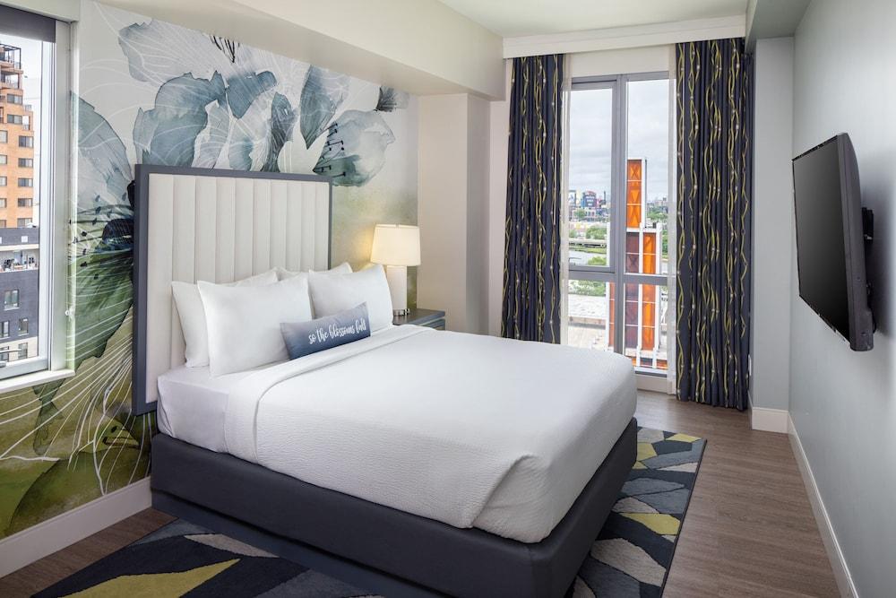 Hotel Indigo Flushing Room Type - Standard Room, 1 Queen Bed