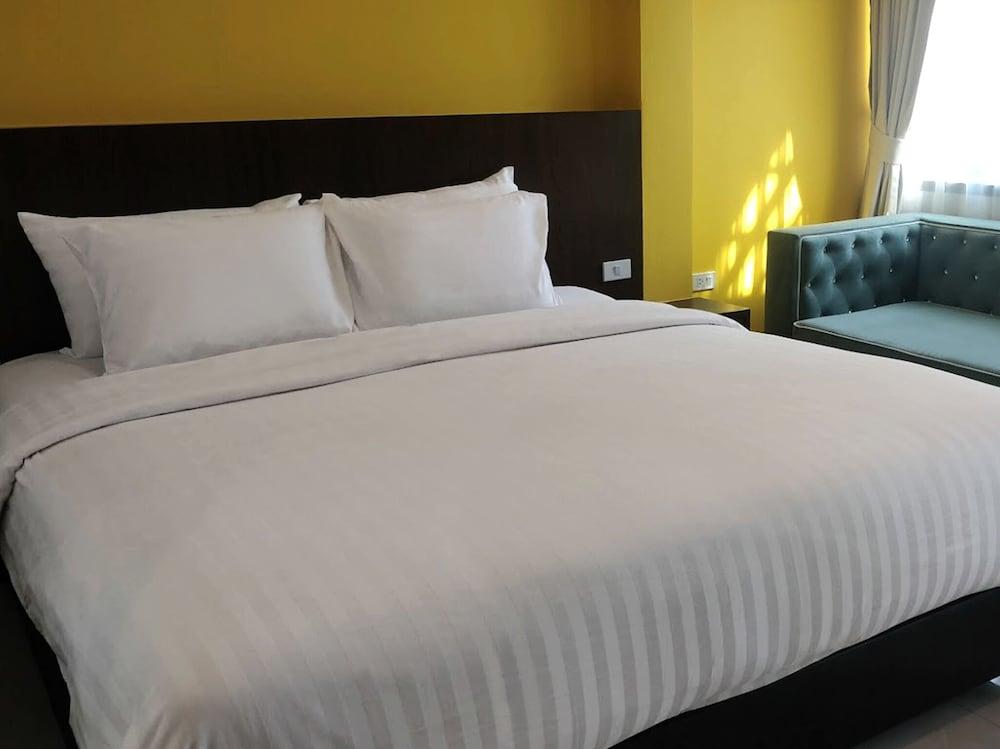 Blue Orchid Beach Krabi Room Type - Superior Sea View with Balcony (2nd Floor)