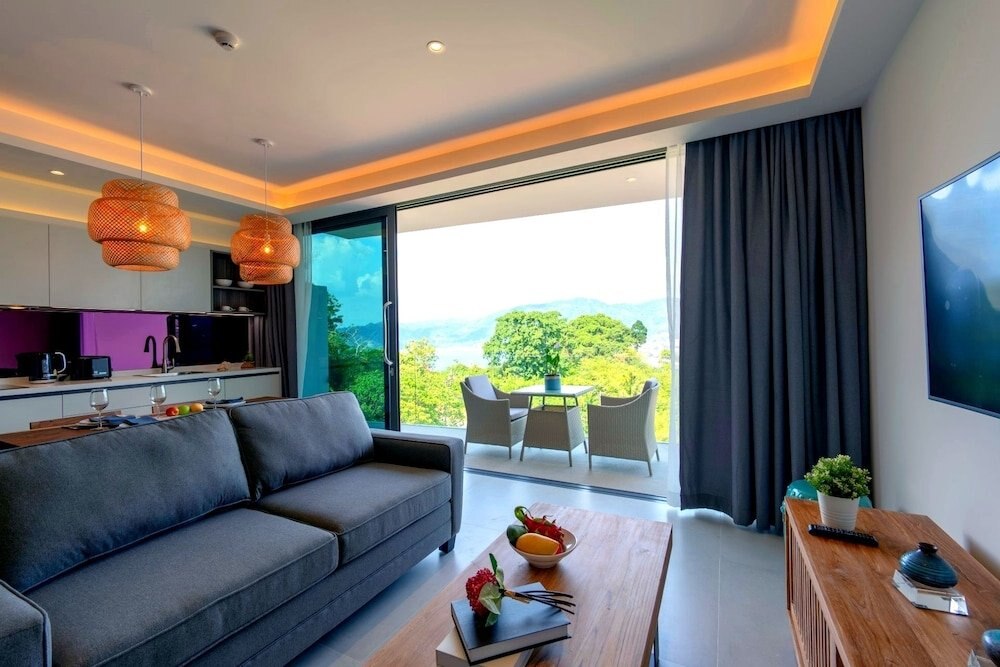 Patong Heights Room Type - Superior Suite, Balcony, Ocean View