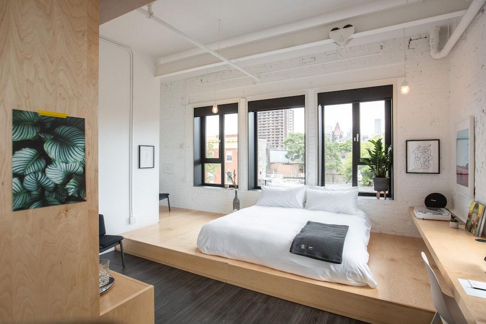 The Annex Room Type - Signature Studio Suite, 1 King Bed