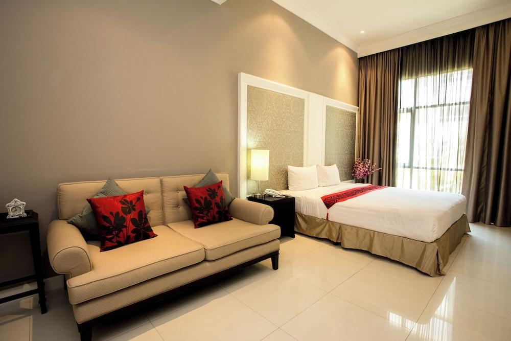 Hope Land Hotel Sukhumvit 46/1 Room Type - Deluxe Double Room, Pool View