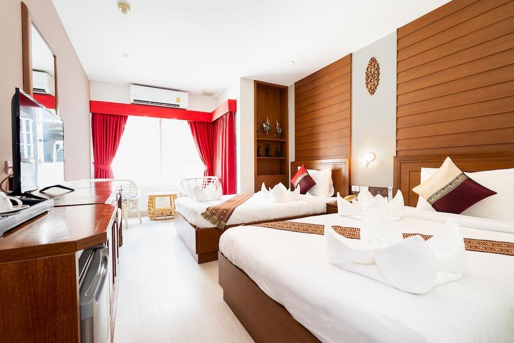 Baan Sukhumvit Soi 18 Room Type - Superior Twin Room