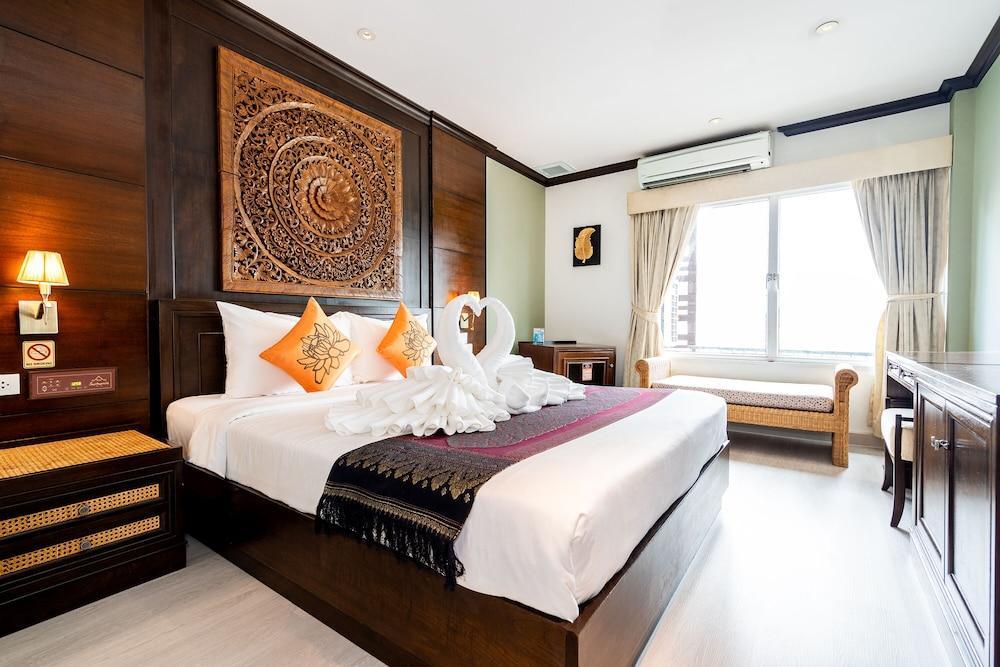 Baan Sukhumvit Soi 18 Room Type - Deluxe Double Room