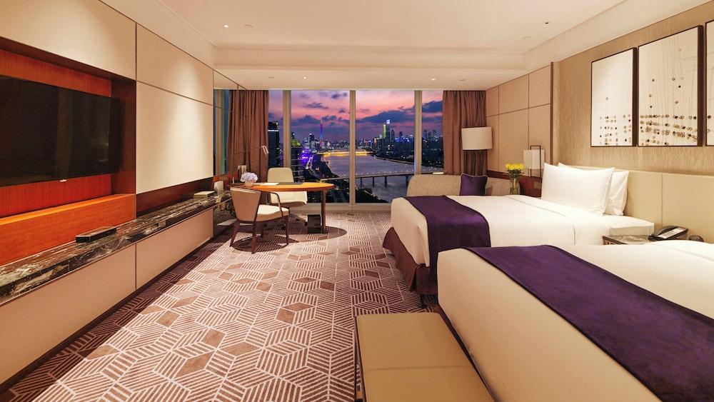 InterContinental Guangzhou Exhibition Center Room Type - Premium Room, 2 Twin Beds (Canton Tower View)